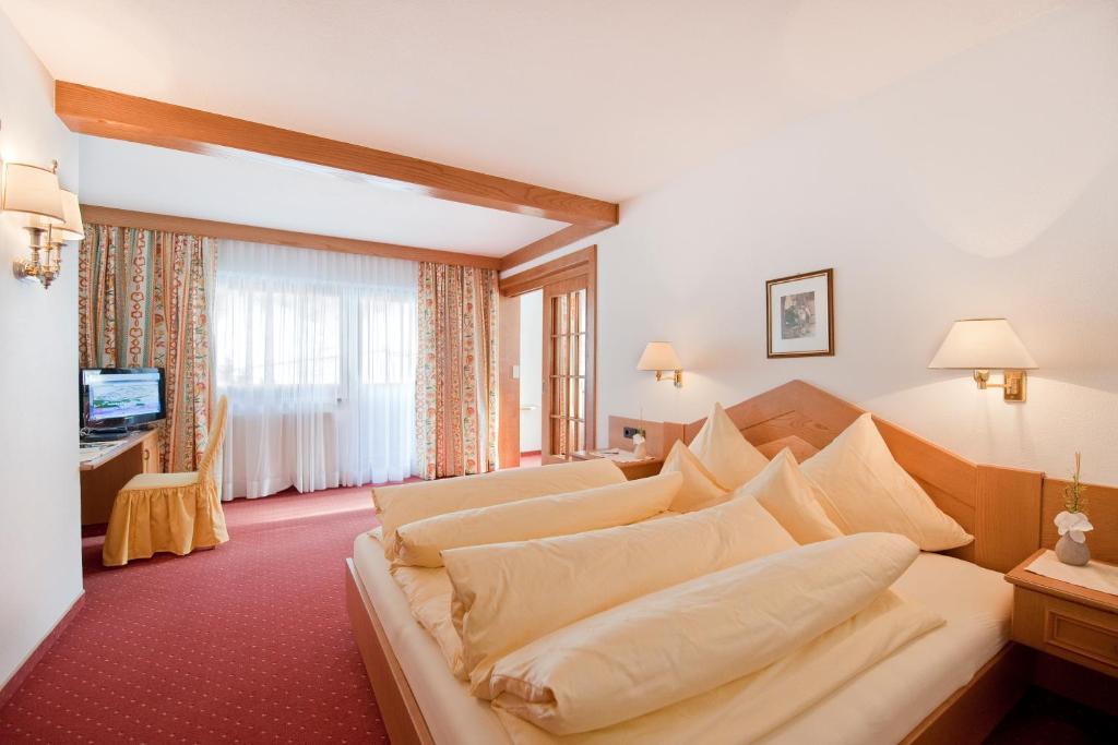 Hotel Jagdhof Bed & Breakfast オーバーグールグル 部屋 写真