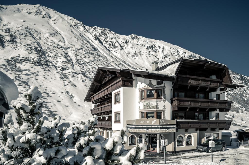 Hotel Jagdhof Bed & Breakfast オーバーグールグル エクステリア 写真