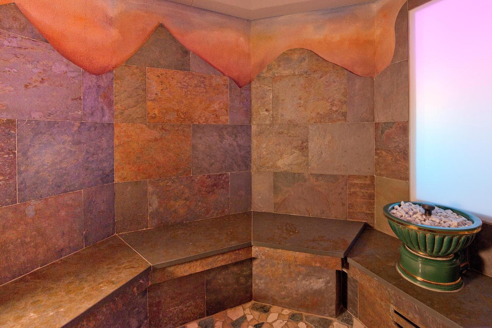 Hotel Jagdhof Bed & Breakfast オーバーグールグル エクステリア 写真