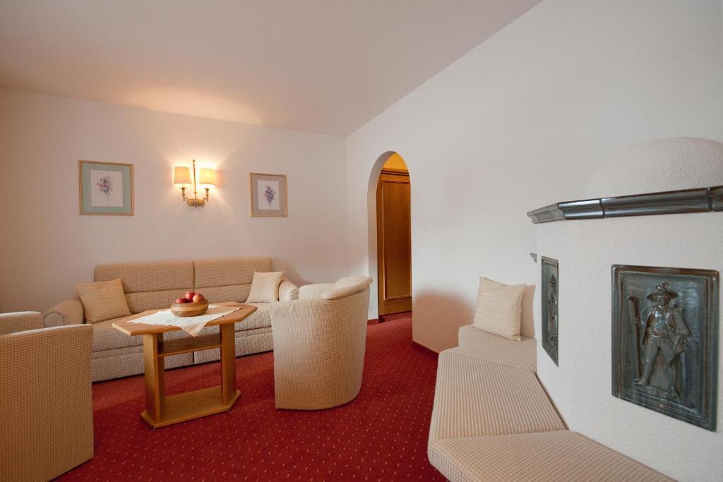 Hotel Jagdhof Bed & Breakfast オーバーグールグル 部屋 写真