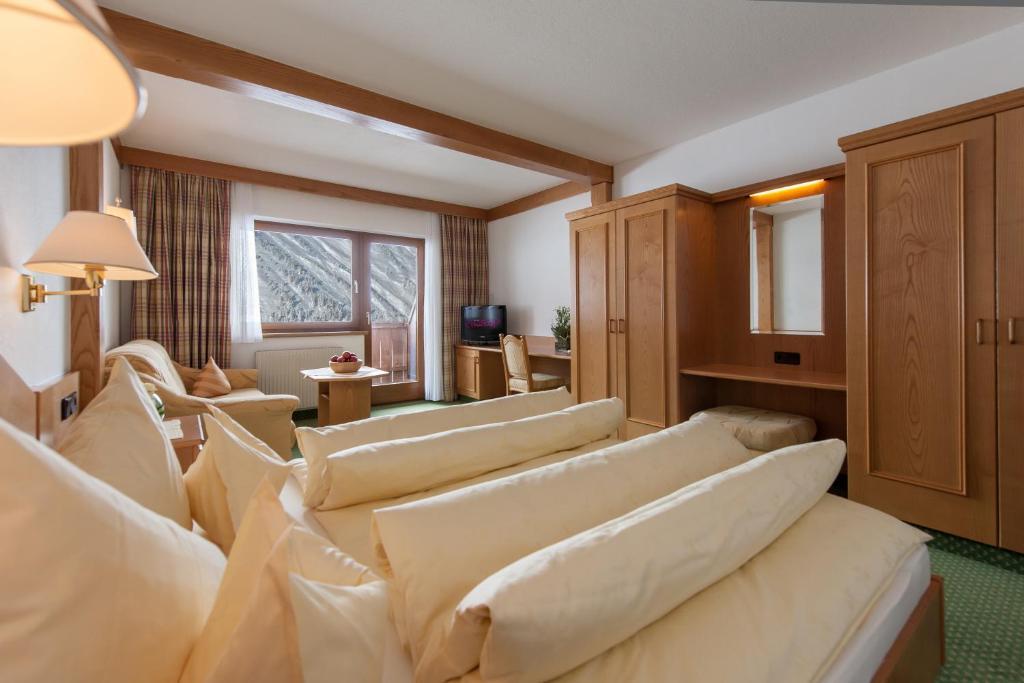 Hotel Jagdhof Bed & Breakfast オーバーグールグル 部屋 写真