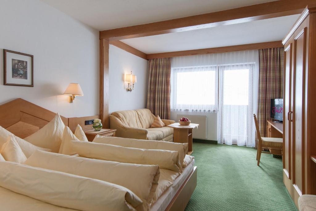 Hotel Jagdhof Bed & Breakfast オーバーグールグル 部屋 写真